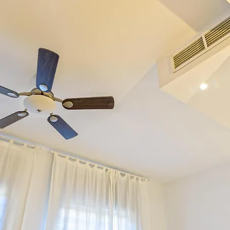 Tata's House, Junto Playa Y Barcelona Centro * El Masnou